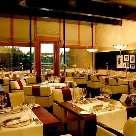 Le Meridien And